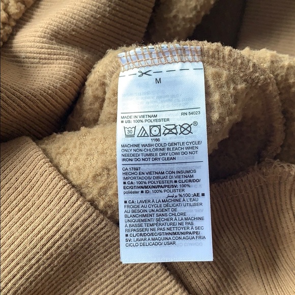 1/4 button Sherpa hoodie ✨ - Picture 5 of 5